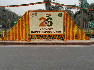  गणतंत्र दिवस : दिल्ली की सड़कों और गोल चक्करों को फूलों से सजाया गया