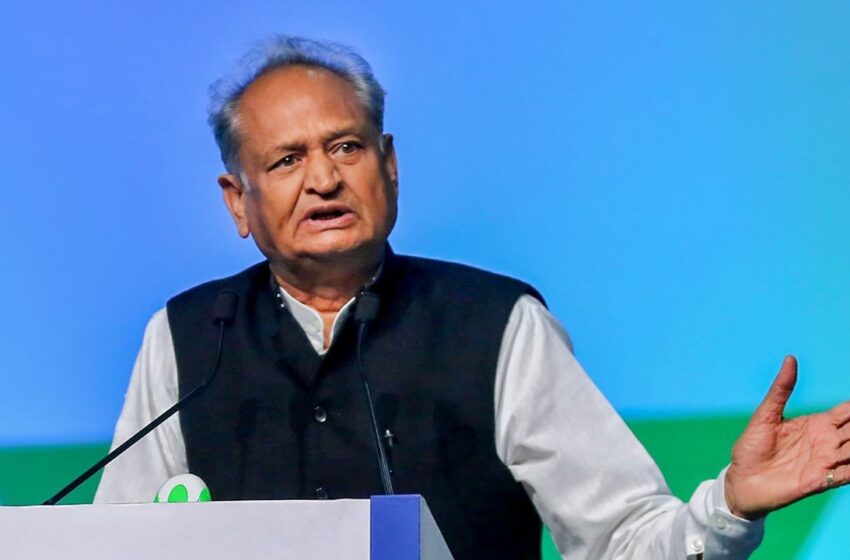  राजस्थान के सीएम गहलोत का कहना है कि पेपर लीक मामले में सरकार कार्रवाई कर रही है