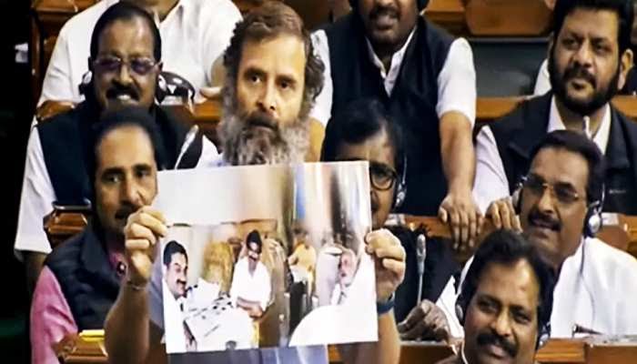  PM की विदेश यात्रा को लेकर राहुल ने उठाए सवाल