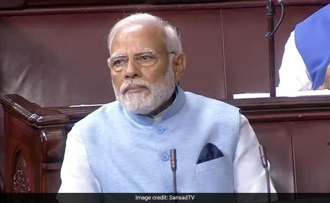  संसद में खास जैकेट पहनकर पहुंचे प्रधानमंत्री नरेंद्र मोदी,प्लास्टिक की बोतल से किया गया है तैयार