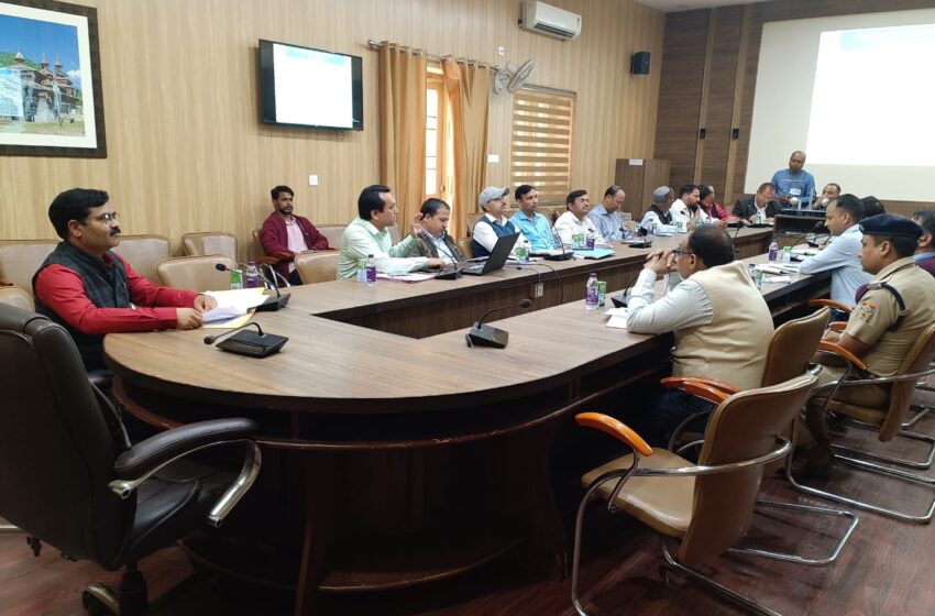  जिलाधिकारी श्रीमती सोनिका के निर्देश के क्रम में आज ऋषिपर्णा सभागार में अपर जिला अधिकारी वित्त एवं राजस्व रामजीशरण ने जिलास्तरीय सलाहकार समिति (खाद्य सुरक्षा) की बैठक ली।