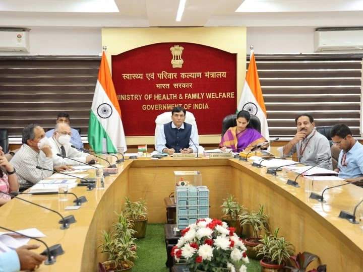  कोरोना की नई लहर की आशंका के बीच स्वास्थ्य मंत्री की बैठक, कहा- ‘हल्के में न लें, 10 और 11 अप्रैल को होगी मॉक ड्रिल’