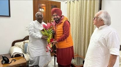  राहुल गांधी के बाद कांग्रेस अध्यक्ष मल्लिकार्जुन खरगे से मिले सिद्धू, बांधे तारीफों के पुल