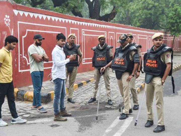  पहलवानों का विरोध: पहलवानों से झड़प के बाद एक्शन में पुलिस, जंतर मंतर जाने वाले सभी रास्ते किए बंद