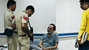  जेल में बंद AAP नेता सत्येंद्र जैन की तबीयत बिगड़ी, लाया गया सफदरजंग अस्पताल