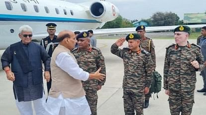  Rajouri Encounter: रक्षा मंत्री राजनाथ सिंह पहुंचे राजौरी; शहीदों को किया नमन, जवानों का बढ़ाया हौसला