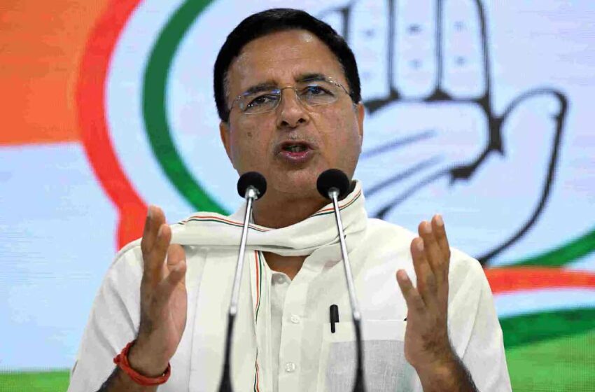  कर्नाटक के नए मुख्यमंत्री पर सुरजेवाला ने दिए संकेत, कहा- ‘अफवाहों पर ना दें  ध्यान’