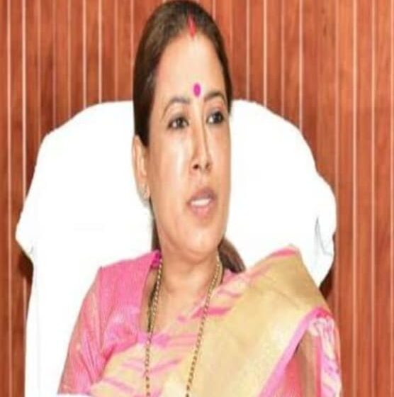  कैबिनेट मंत्री रेखा आर्य ने आश्वासन दिया है कि राशन की दुकान की समस्या का समाधान शीघ्र किया जाएगा