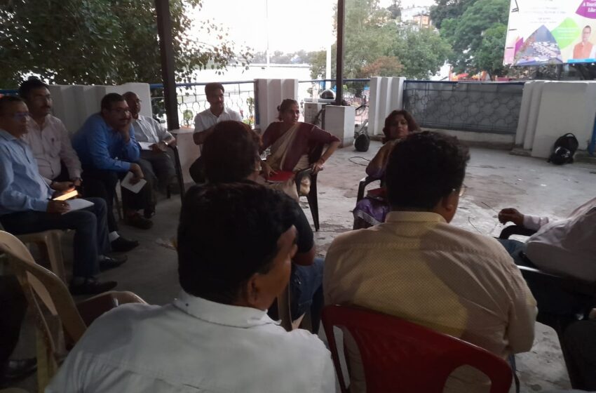  जिलाधिकारी श्रीमती सोनिका ने त्रिवेणीघाट ऋषिकेश का स्थलीय निरीक्षण करते हुए