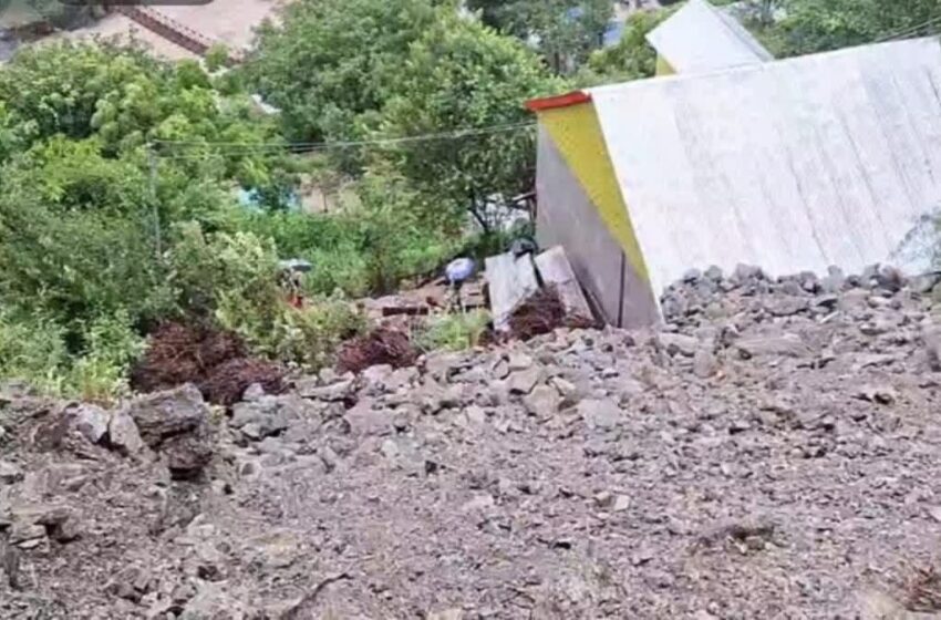  महाराष्ट्र के रायगढ़ में भूस्खलन, 4 की मौत, 100 से ज्यादा लोगों के मलबे में फंसे होने की आशंका