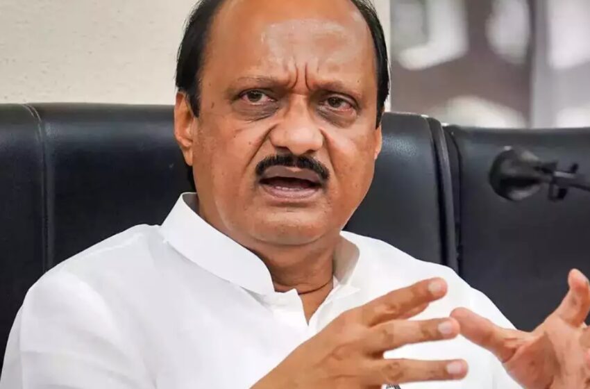  अजित पवार बने महाराष्ट्र के उप-मुख्यमंत्री, ली शपथ