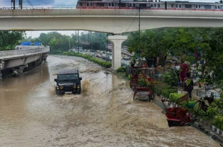  हथिनी कुंड बैराज से ढाई लाख क्यूसेक पानी छोड़ा, फिर बढ़ेगा यमुना का जलस्तर, दिल्ली में अलर्ट