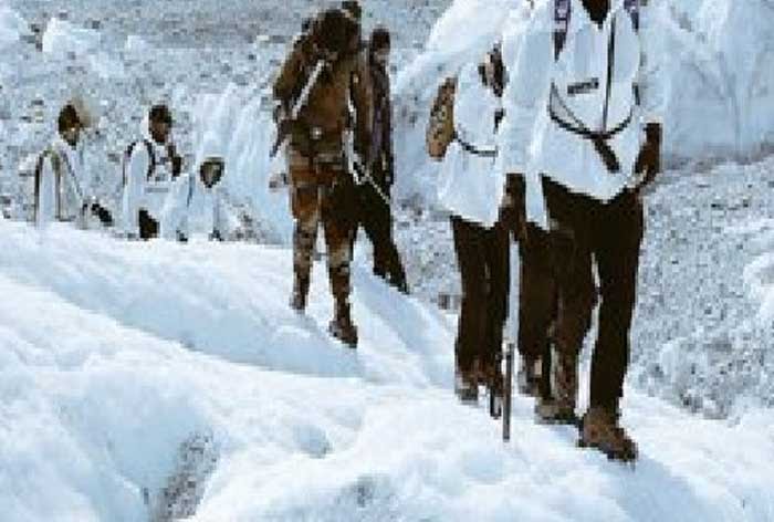  सियाचिन में आग लगने की घटना में सेना के एक अधिकारी की मौत, तीन जवान घायल