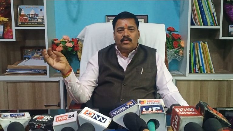  लोहाघाट: पूर्व विधायक फर्त्याल ने विधायक पर लगाए गंभीर आरोप