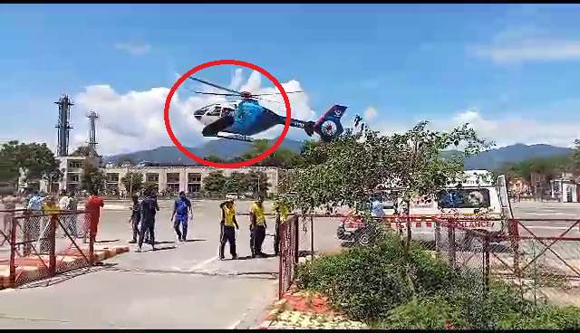  Uttarakhand : हेलीकॉप्टर लैंडिग के दौरान एम्स हेलीपैड पर टला बड़ा हादसा, बाल बाल बचे धनदा