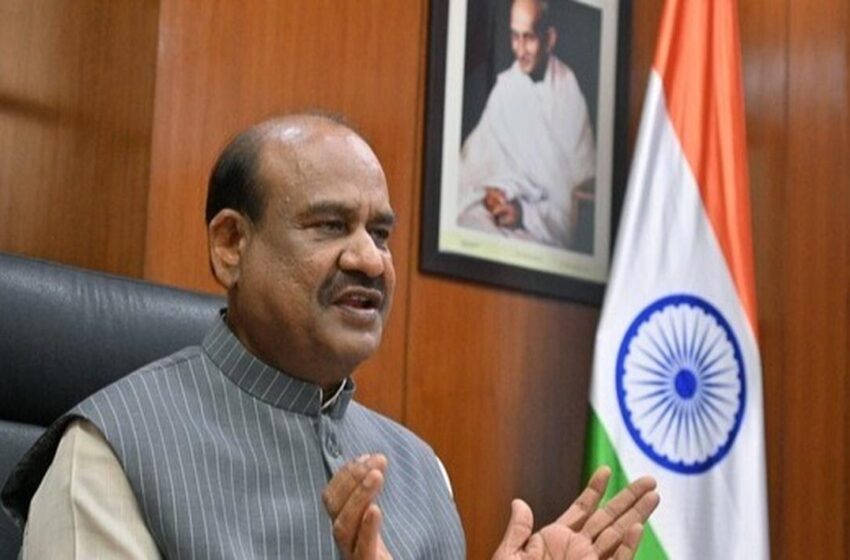  लोकसभा में लगातार हंगामे से ओम बिरला नाराज, स्पीकर की कुर्सी पर बैठने से किया इनकार