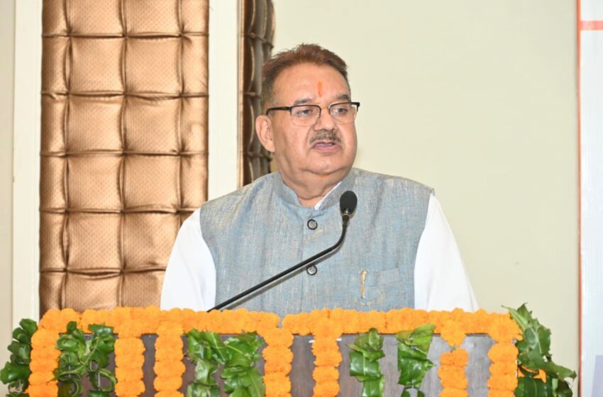  कृषि एवं कृषक कल्याण मंत्री गणेश जोशी ने जैविक खेती एवं सेब की सघन बागवानी को बढ़ावा देने के उद्देश्य से एक दिवसीय कृषक गोष्ठी का उद्घाटन किया