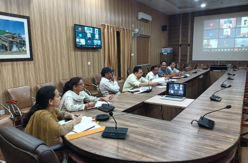  अपर जिलाधिकारी वित्त एवं राजस्व रामजीशरण शर्मा ने वर्चुअल माध्यम से सरकारी सम्पति, एनएच एवं वन विभाग की भूमि से अतिक्रमण हटाये जाने के सम्बन्ध में बैठक की। 