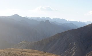  लद्दाख में सेना के 9 जवानों की मौत:5 गाड़ियों में 34 जवान लेह से निकले थे, एक ट्रक 60 फीट गहरी खाई में गिरा; 1 गंभीर