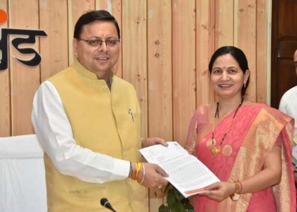  आपदा में क्षतिग्रस्त सड़कों के लिए महापौर ने मुख्यमंत्री से की सौ करोड़ रुपये की धनराशि आवंटित करने की मांग