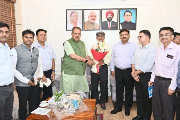  कैबिनेट मंत्री ने कृषक हर्ष सिंह को किया सम्मानित