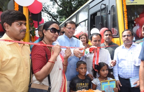  मुख्यमंत्री धामी ने श्रमिकों के बच्चों को दिया तोहफा