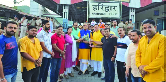  रेलवे स्थायी समिति के सदस्य पहुंचे हरिद्वार
