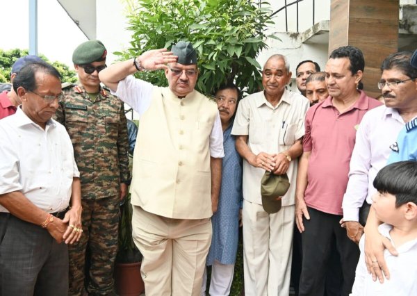  सैनिक कल्याण मंत्री ने वायुसेना के विंग कमांडर अनुपम को अर्पित किए श्रद्धासुमन