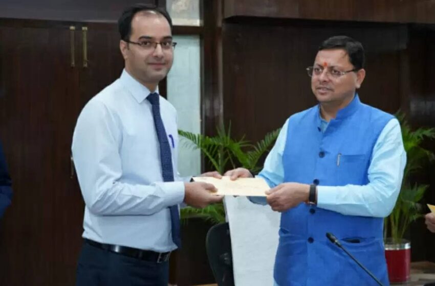  मुख्यमंत्री ने चयनित 57 सहायक अभियोजन अधिकारियों को सौंपे नियुक्ति पत्र