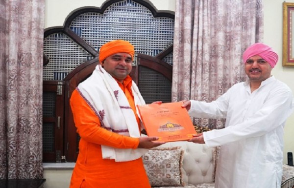  महंत बालकनाथ योगी ने देवेन्द्र दास महाराज से की भेंट, कई विषयों पर की चर्चा