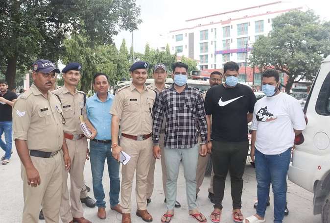  उत्तराखंड : ‘स्पेशल 26’ की तर्ज पर बनाई योजना, फर्जी सीबीआई अधिकारी बनकर ट्रेडिंग कारोबारी से लाखों रुपये लूटे