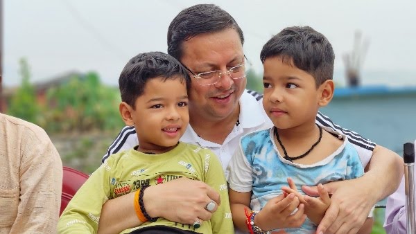  मुख्यमंत्री ने गरुड़ में ग्रामीणों से की मुलाकात, बागेश्वर उपचुनाव में अधिकाधिक मतदान की अपील