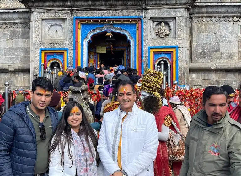  कैबिनेट मंत्री प्रेमचंद ने बाबा केदारनाथ के दर्शन कर प्रदेश और क्षेत्र की खुशहाली की कामना की