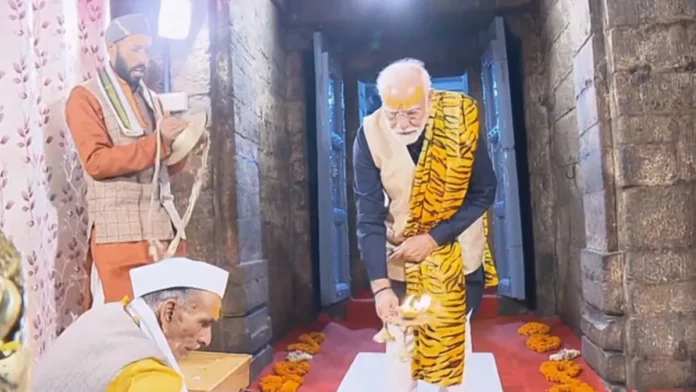  जागेश्वर धाम में पीएम मोदी ने की पूजा-अर्चना, लिया भगवान जागनाथ का आशीर्वाद, पिथौरागढ़ से देंगे अरबों की सौगात
