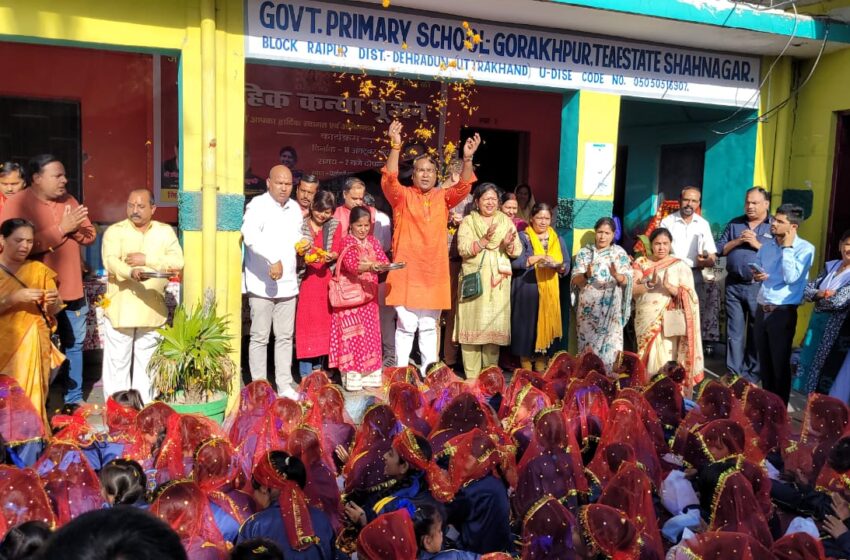  महानगर अध्यक्ष सिद्धार्थ उमेश अग्रवाल एवं महानगर पदाधिकारीयो के नेतृत्व में रायपुर विधानसभा के प्राथमिक विद्यालय में कन्याओं का पूजन किया।