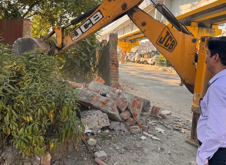  जिलाधिकारी के प्रयास से आईएसबीटी के समीप राजमार्ग पर यातायात को मिली सुगम सुविधा
