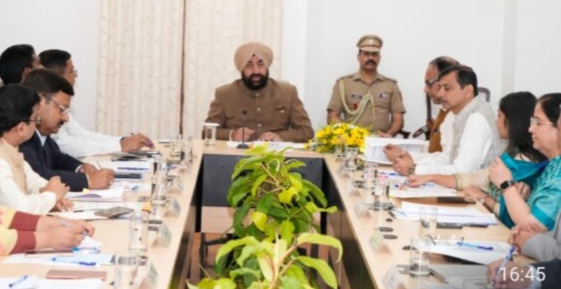  राज्यपाल ने ली राज्य विश्वविद्यालयों के कुलपतियों की बैठक