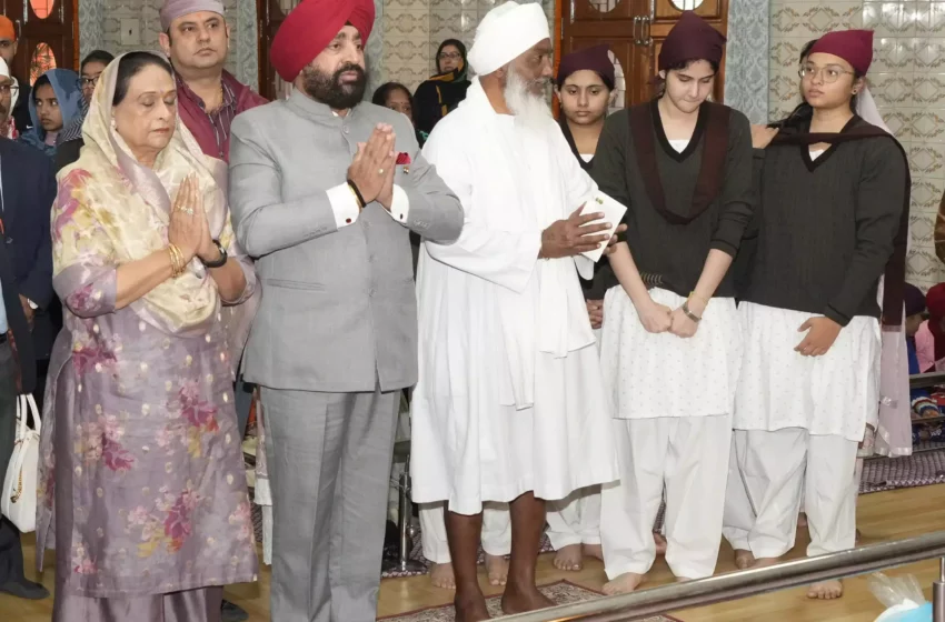  राज्यपाल ने गुरुपर्व पर गुरुद्वारा साहिब में टेका मत्था, श्रमिकों की सकुशल निकासी की प्रार्थना की