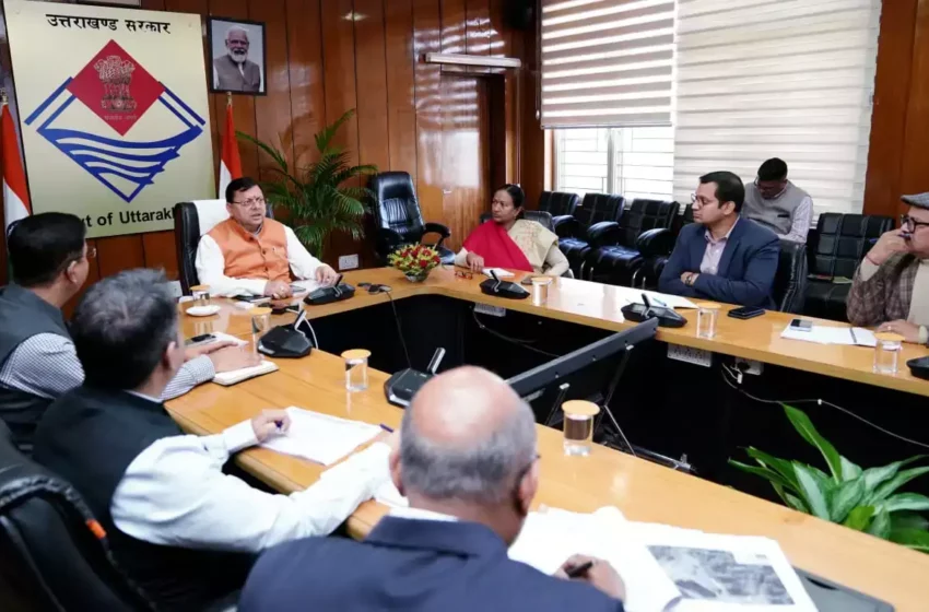  मुख्यमंत्री ने सड़कों को गड्ढ़ा मुक्त करने के लिए तय की डेटलाइन, फिर होगी सख्त कार्रवाई