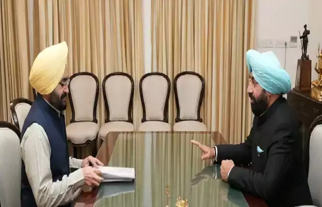  मुख्य सचिव ने राज्यपाल को सिलक्यारा राहत बचाव कार्य की दी जानकारी