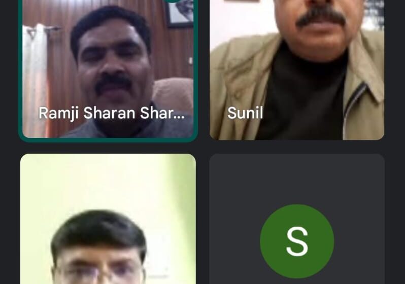  अपर जिलाधिकारी वित्त एवं राजस्व ने मुख्यमंत्री हेल्पलाईन की समीक्षा बैठक ली।