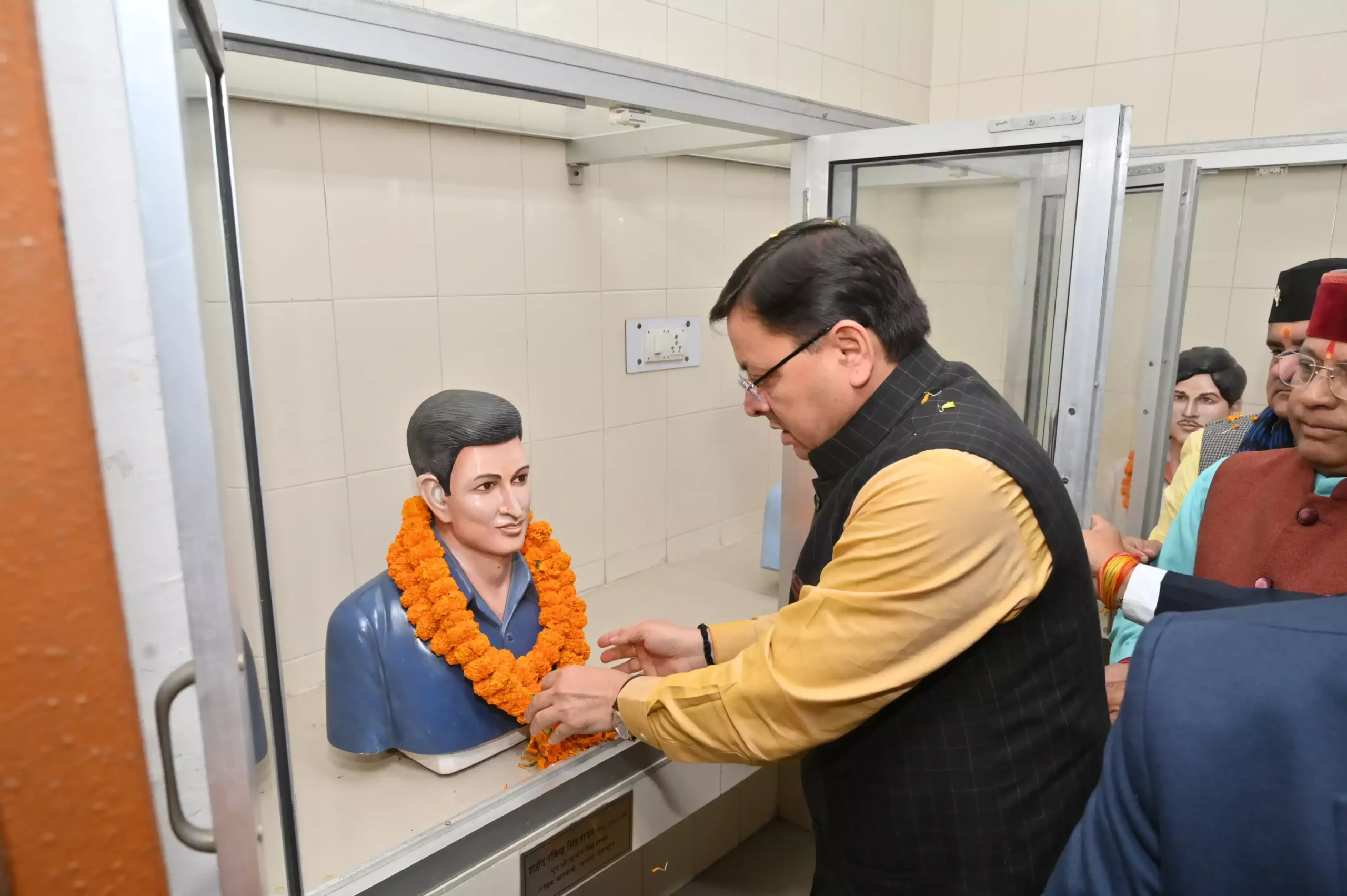  मुख्यमंत्री ने शहीद स्थल पर शहीदों को दी श्रद्धांजलि