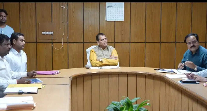  अपने-अपने क्षेत्रों के विकास कार्यों के लिए समय पर डीपीआर तैयार करें : शहरी विकास मंत्री