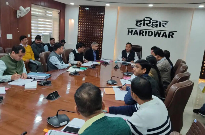  सीएम पोर्टल पर दर्ज सभी शिकायतों का तुरंत निस्तारण करें : जिलाधिकारी