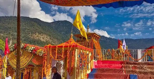  तृतीय केदार तुंगनाथ की देव डोली मार्कंडेय मंदिर मक्कूमठ पहुंची