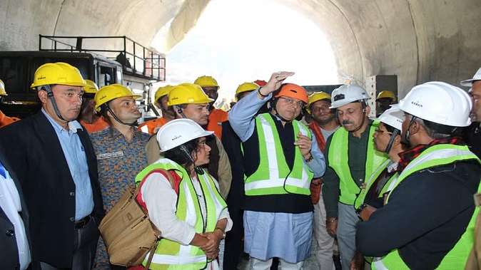  सुरंग में ही गुजरेंगे मजदूरों के तीन और दिन, सीएम ने बताई अब आगे की तैयारी
