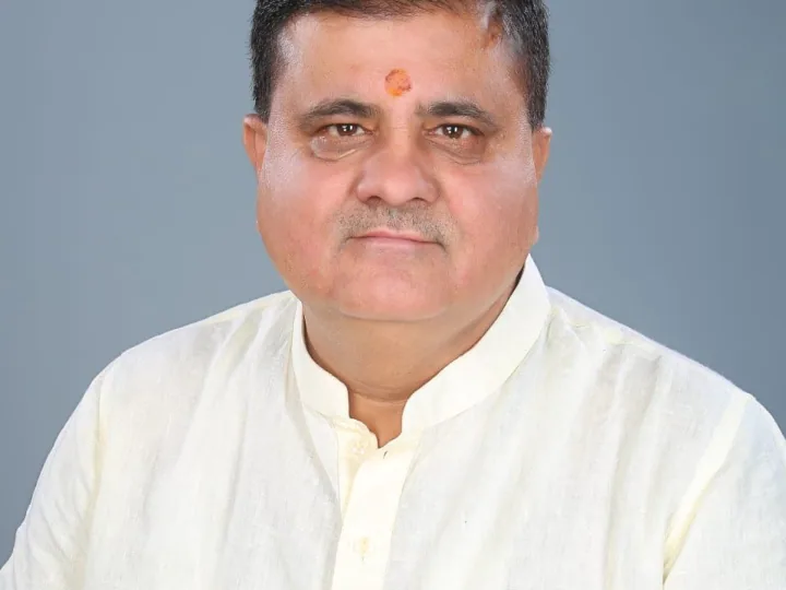  हमारा प्रत्याशी कमल का फूल : महेन्द्र भट्ट