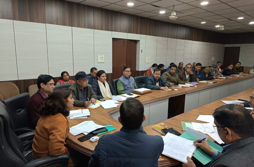  मुख्य विकास अधिकारी सुश्री झरना कमठान की अध्यक्षता में जिला योजना/राज्य सैक्टर/केन्द्र पोषित एवं वाह्य सहायतित योजनाओं की वित्तीय प्रगति की समीक्षा बैठक