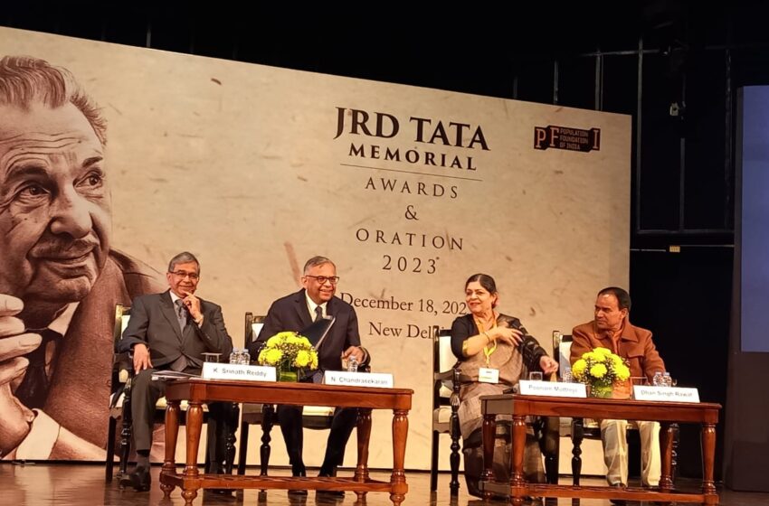  स्वास्थ्य मंत्री डॉ. रावत ने ग्रहण किया टाटा मेमोरियल अवार्ड