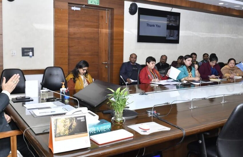  सभी जनपदों में शीत लहर से बचाव के लिये सभी व्यवस्थायें करायी जायें सुनिश्चित :दुर्गा शंकर मिश्र, मुख्य सचिव
